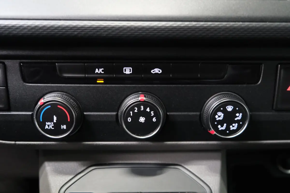 2.0 TDI L2H1 150 PK - N.A.P. Airco, Cruise, Navi, PDC.