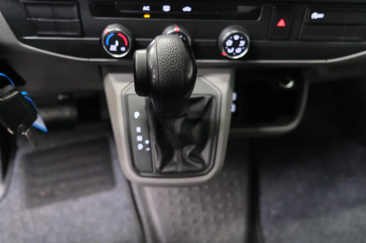 2.0 TDI L2H1 150 PK - N.A.P. Airco, Cruise, Navi, PDC.