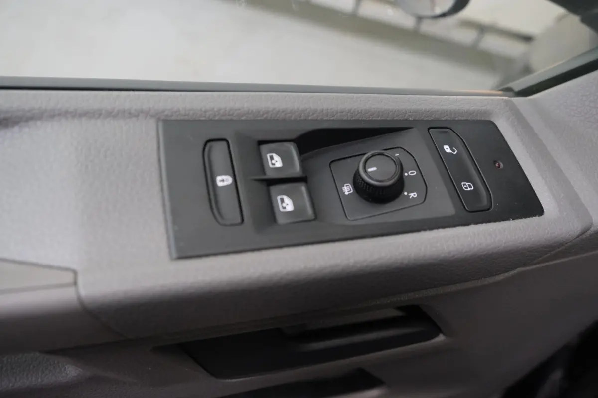 2.0 TDI L2H1 150 PK - N.A.P. Airco, Cruise, Navi, PDC.