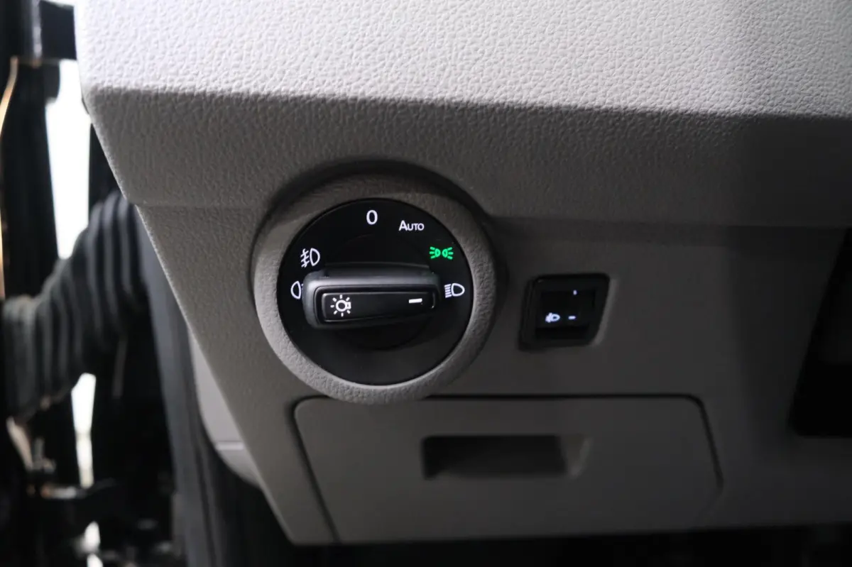 2.0 TDI L2H1 150 PK - N.A.P. Airco, Cruise, Navi, PDC.