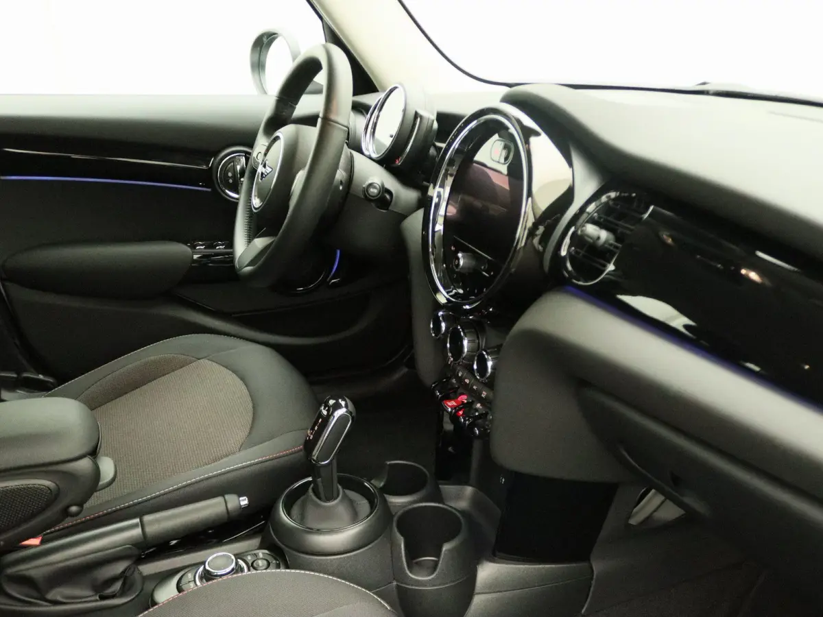 Cooper Classic + Balance Pack + PDC Achter + LED Koplampen + DAB + 16''