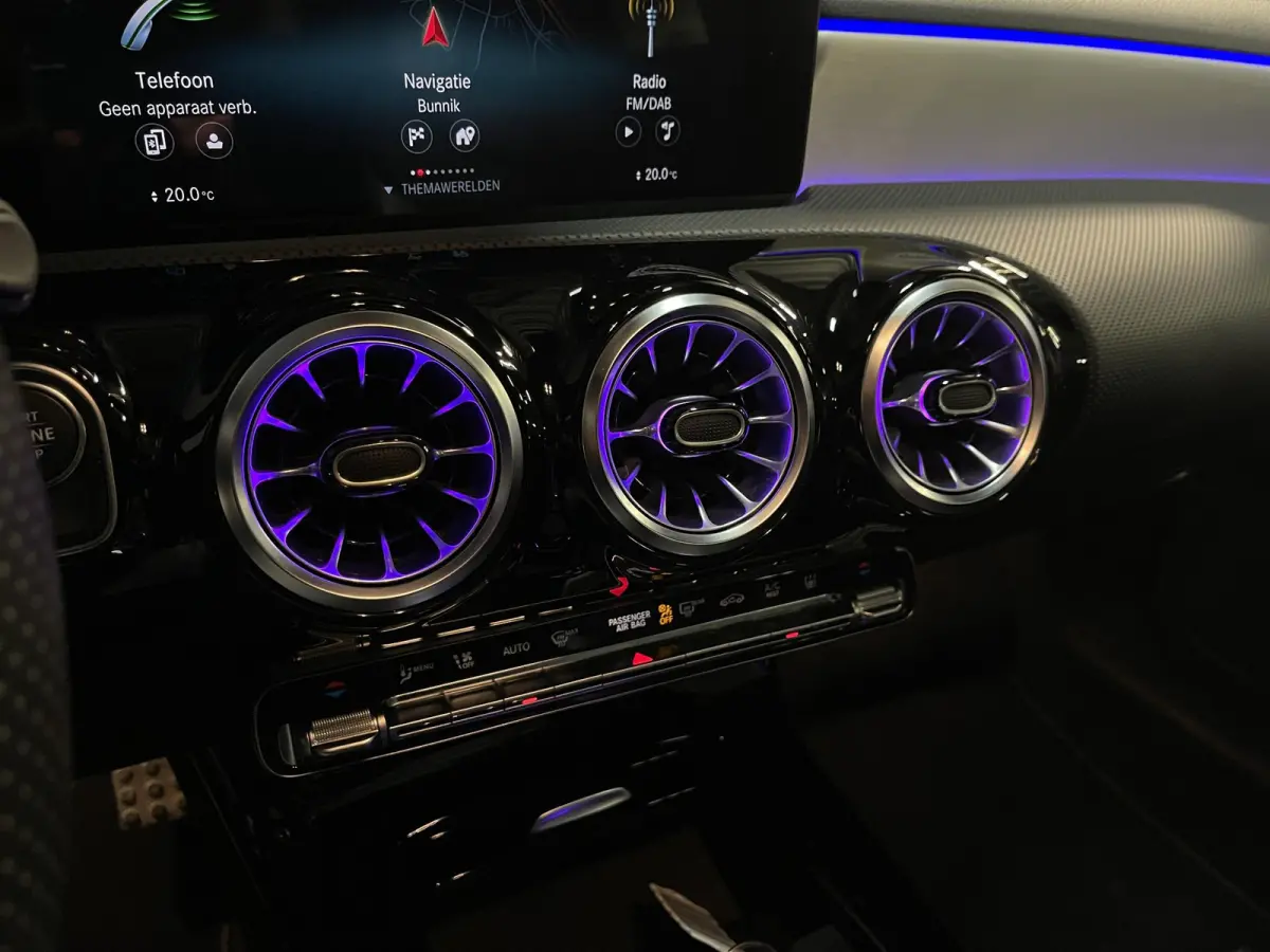 250 e AMG Line 19"/Panoramadak/Sfeerverlichting/Keyless/Camera/Stoelverwarming