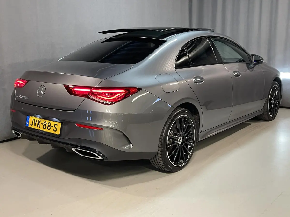 250 e AMG Line 19"/Panoramadak/Sfeerverlichting/Keyless/Camera/Stoelverwarming