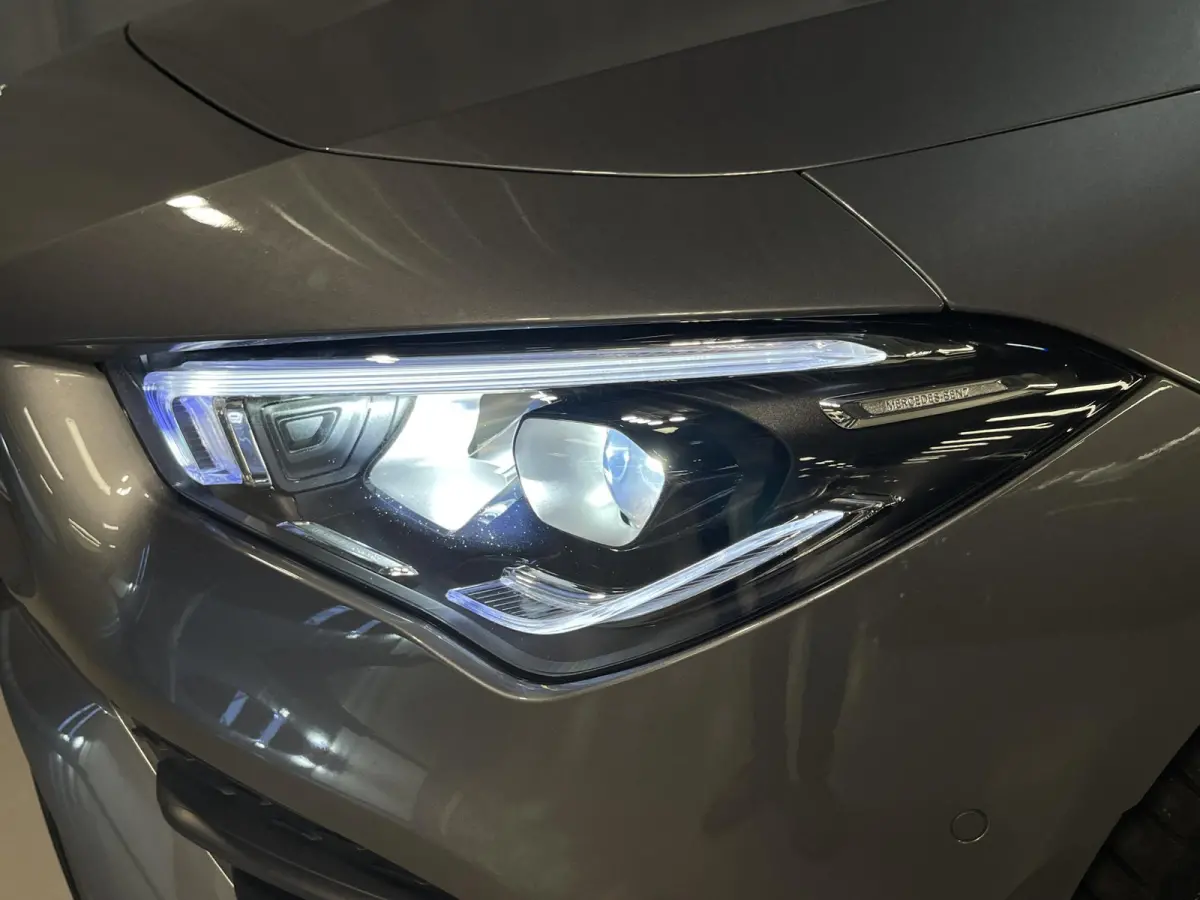 250 e AMG Line 19"/Panoramadak/Sfeerverlichting/Keyless/Camera/Stoelverwarming