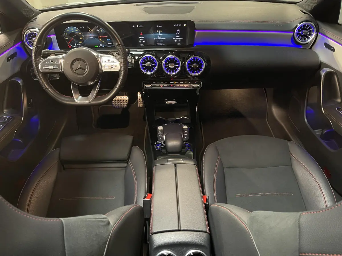 250 e AMG Line 19"/Panoramadak/Sfeerverlichting/Keyless/Camera/Stoelverwarming
