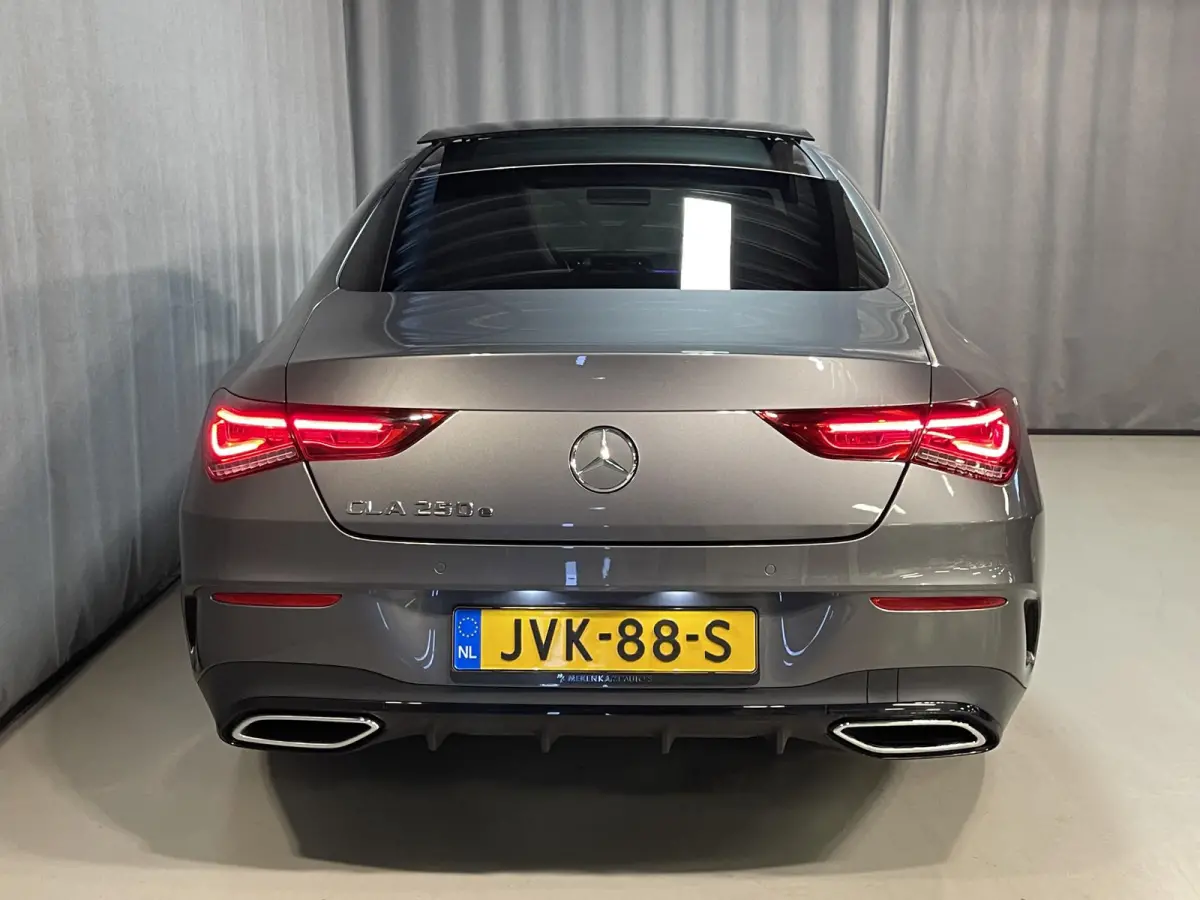 250 e AMG Line 19"/Panoramadak/Sfeerverlichting/Keyless/Camera/Stoelverwarming
