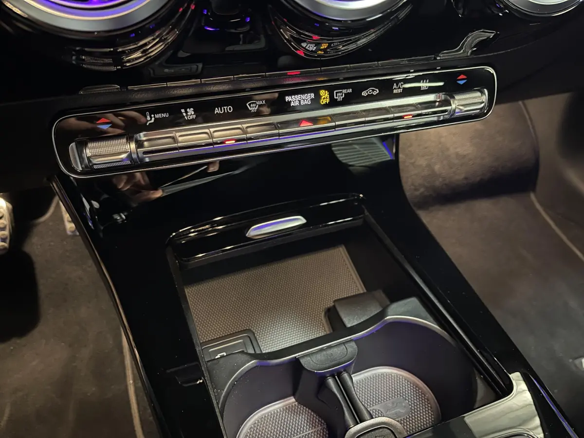 250 e AMG Line 19"/Panoramadak/Sfeerverlichting/Keyless/Camera/Stoelverwarming
