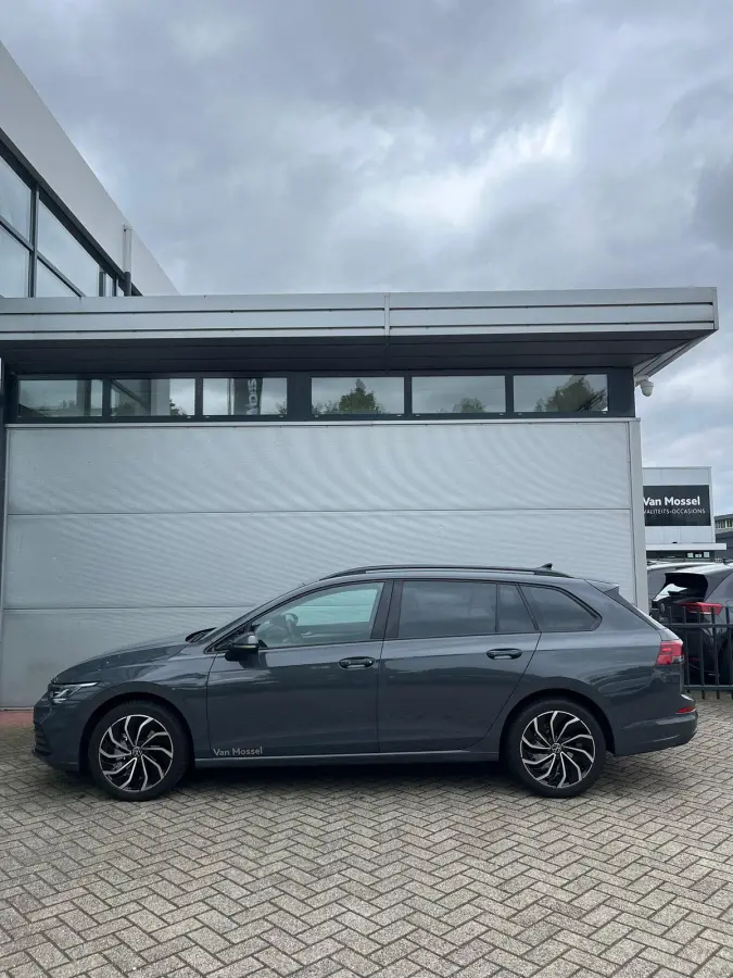 1.0 eTSI Life Business | Parkeersensoren | Navigatie | Adaptieve cruise control | Stoelverwarming | Digital cockpit | Climate control |