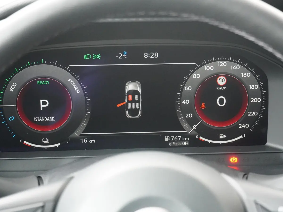 1.6 Hybrid Tekna | Lederen Bekl. | BOSE Audio | Stoel-, Stuur- & Voorruitverw. |