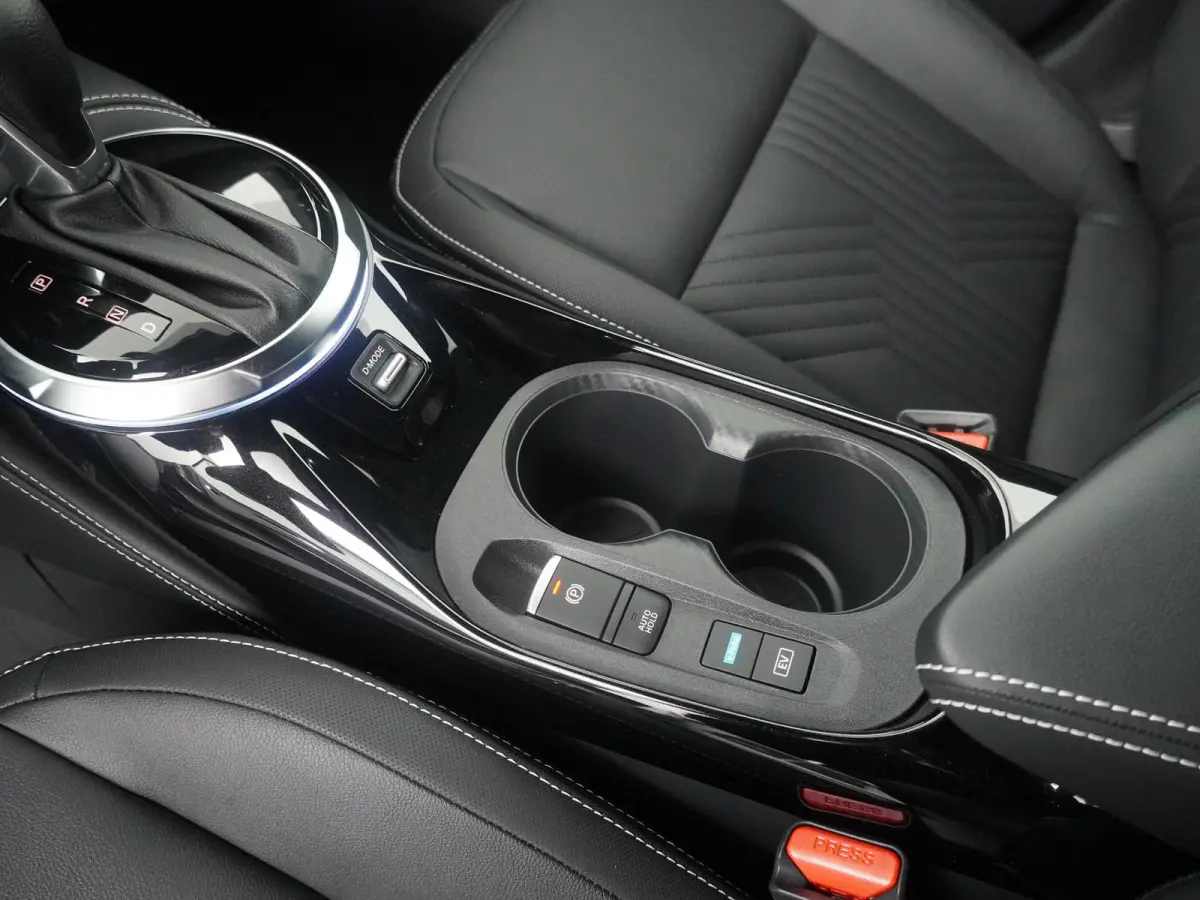 1.6 Hybrid Tekna | Lederen Bekl. | BOSE Audio | Stoel-, Stuur- & Voorruitverw. |