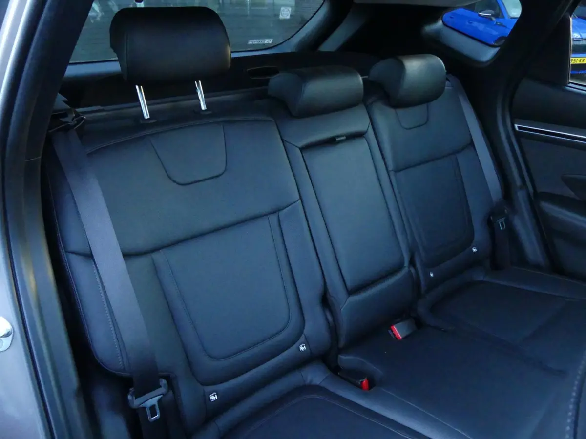 1.6 T-CRDI Diesel-Hybrid Premium Sky / Pano / Leder / Winter