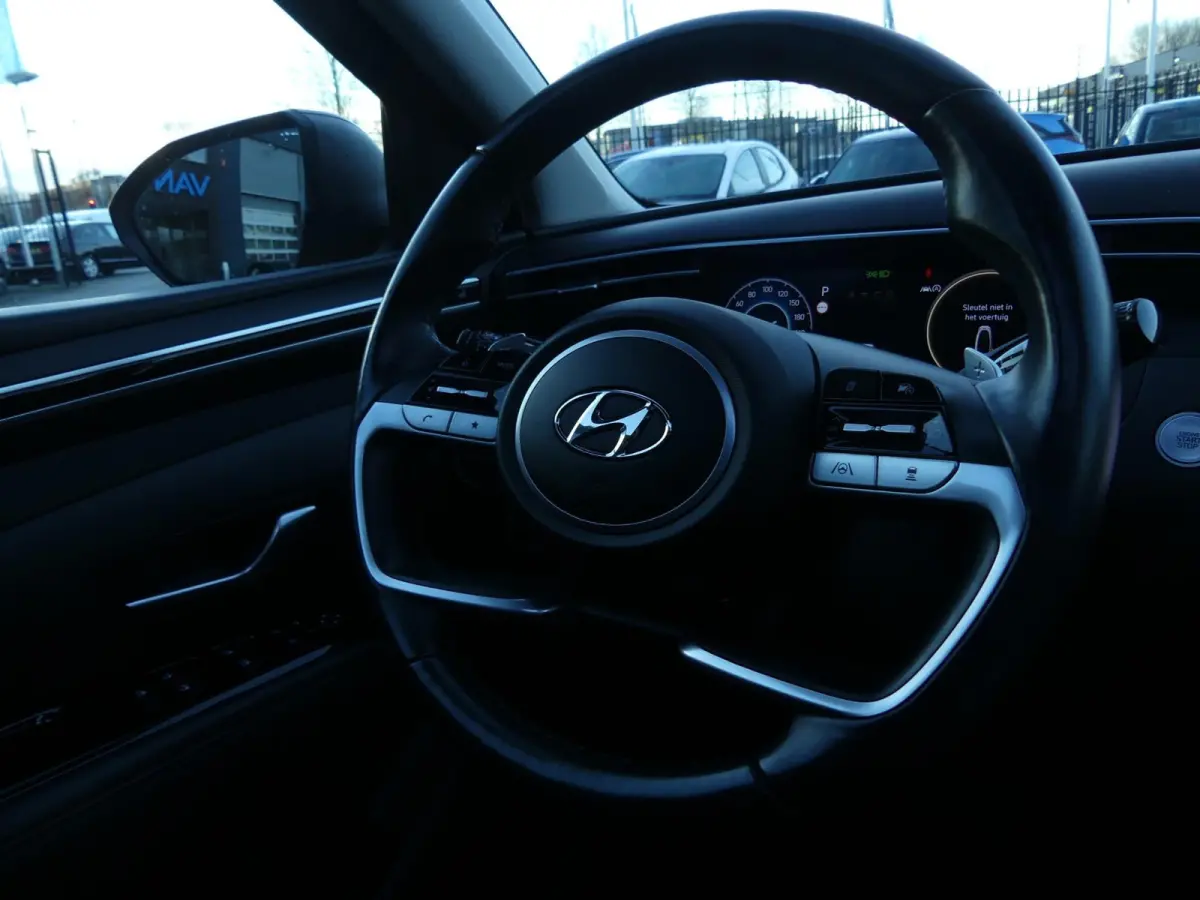1.6 T-CRDI Diesel-Hybrid Premium Sky / Pano / Leder / Winter