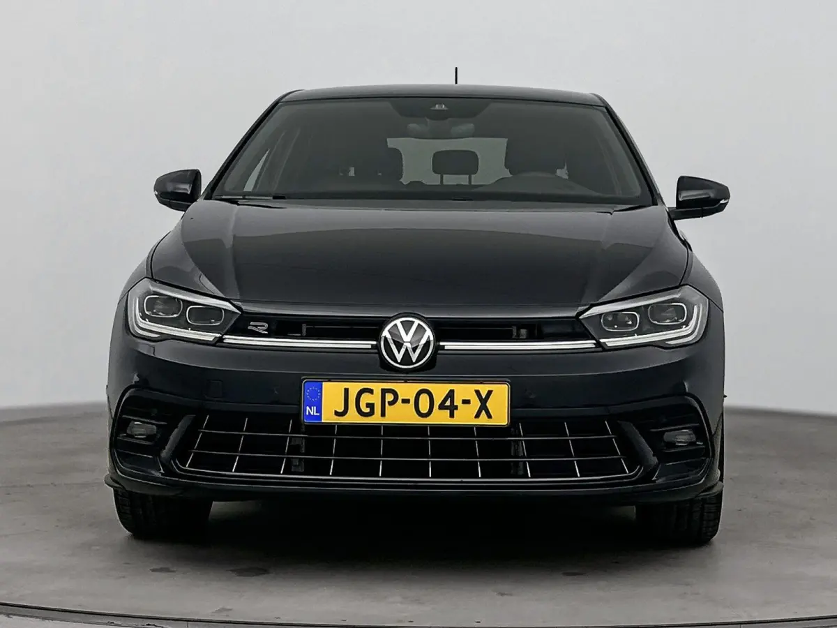 1.0 TSI R-Line Edition | 18 Inch Zwarte Velgen | Automaat | IQ.Light | Stoelverwarming | Parkeersensoren voor/achter | Adaptive cruise control | Apple carplay / android auto | Navigatie |