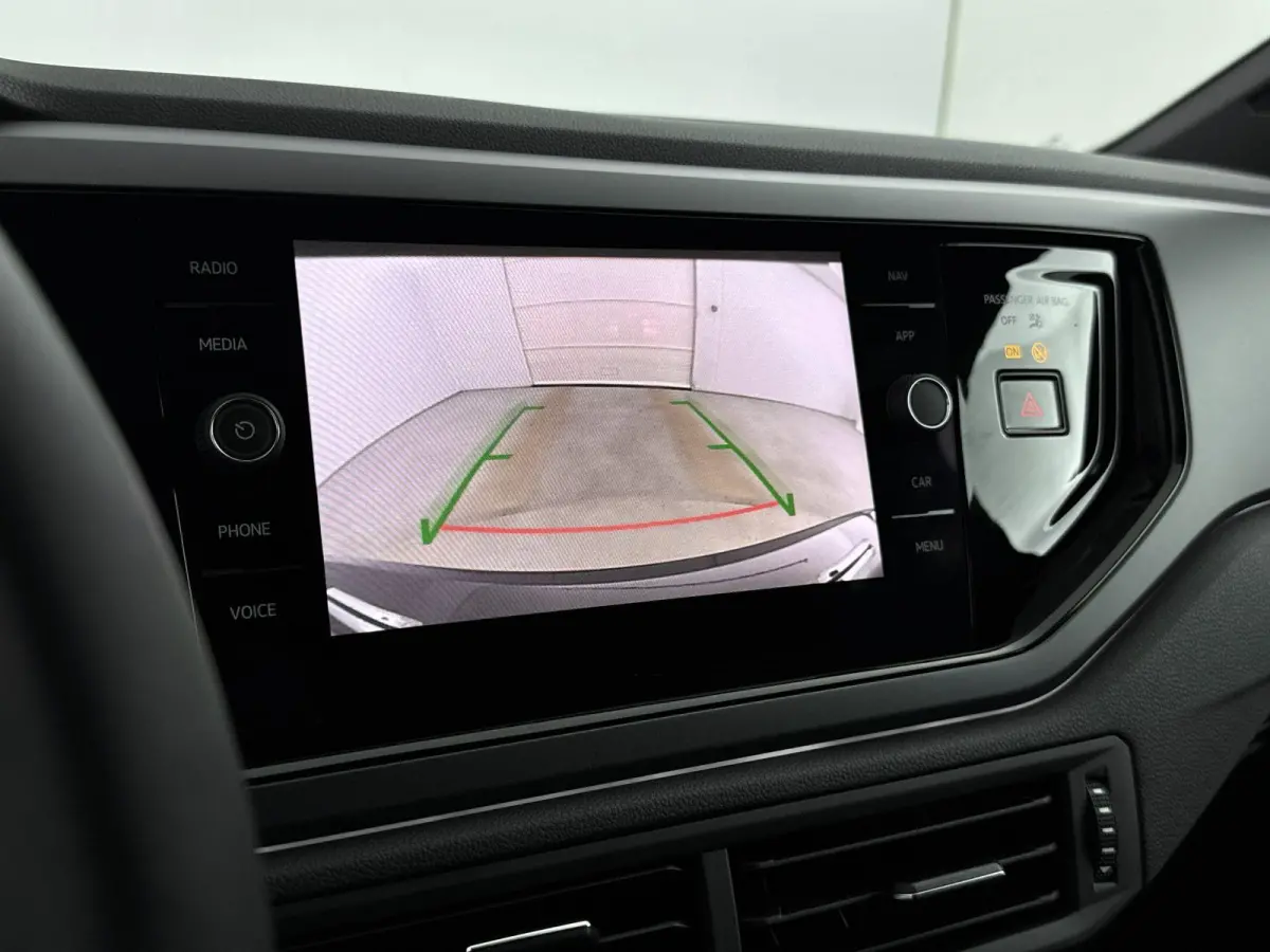 1.0 TSI R-Line Edition | 18 Inch Zwarte Velgen | Automaat | IQ.Light | Stoelverwarming | Parkeersensoren voor/achter | Adaptive cruise control | Apple carplay / android auto | Navigatie |
