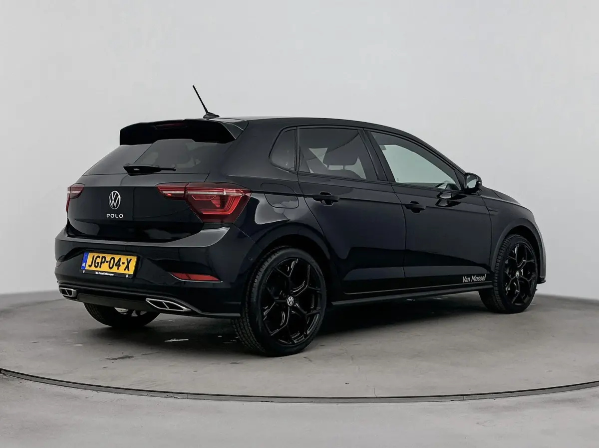 1.0 TSI R-Line Edition | 18 Inch Zwarte Velgen | Automaat | IQ.Light | Stoelverwarming | Parkeersensoren voor/achter | Adaptive cruise control | Apple carplay / android auto | Navigatie |