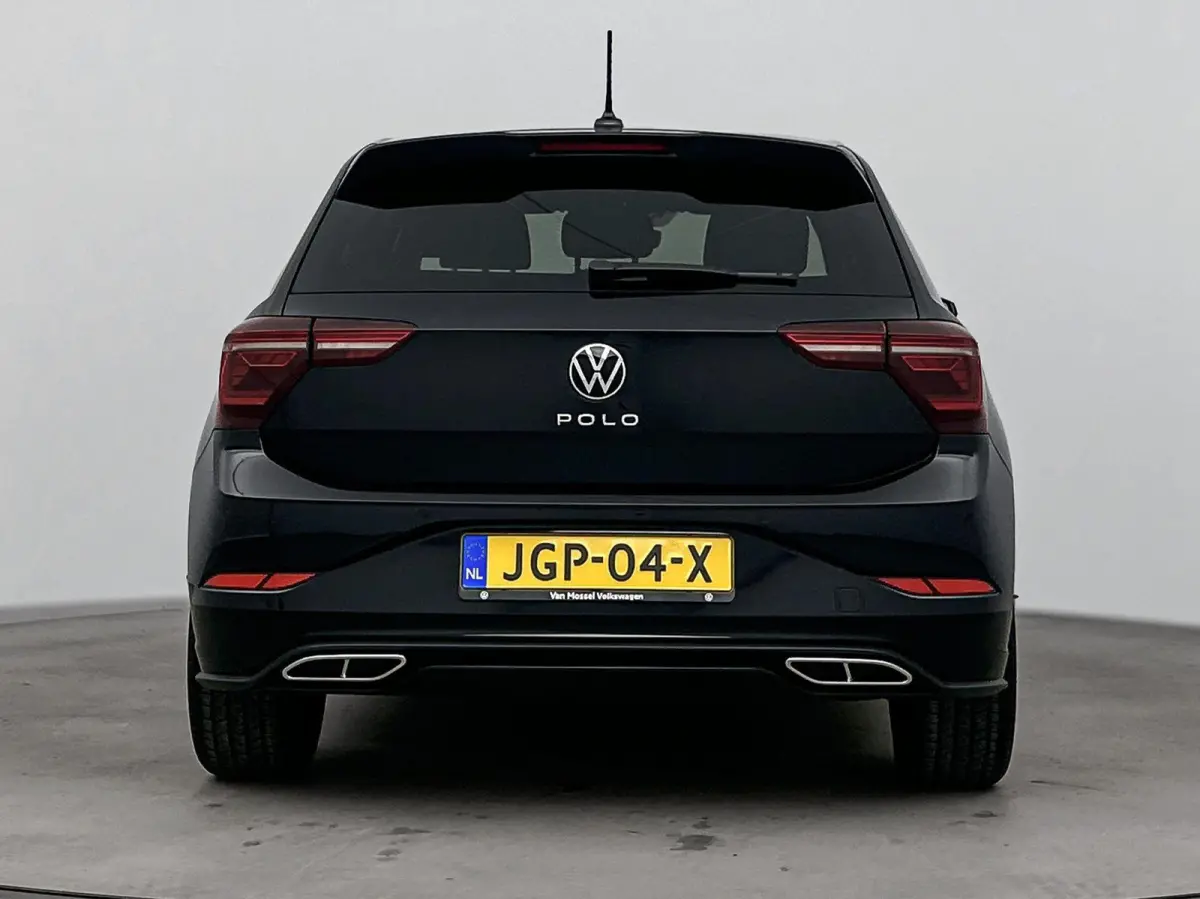 1.0 TSI R-Line Edition | 18 Inch Zwarte Velgen | Automaat | IQ.Light | Stoelverwarming | Parkeersensoren voor/achter | Adaptive cruise control | Apple carplay / android auto | Navigatie |