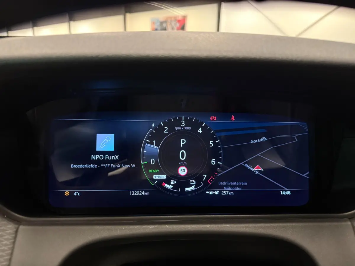 2.0 P400e R-Dynamic HSE SOH 86,5%/PANO/MERIDIAN-SOUND/LEDER/V-COCKPIT/H-UP/DAB/CARPLAY///