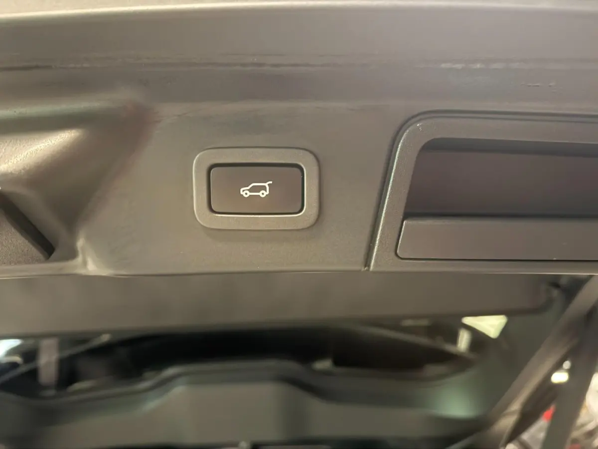 2.0 P400e R-Dynamic HSE SOH 86,5%/PANO/MERIDIAN-SOUND/LEDER/V-COCKPIT/H-UP/DAB/CARPLAY///