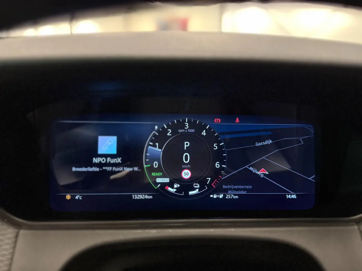 2.0 P400e R-Dynamic HSE SOH 86,5%/PANO/MERIDIAN-SOUND/LEDER/V-COCKPIT/H-UP/DAB/CARPLAY///