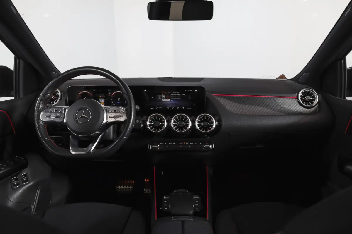 250 e AMG Line Hybride - Automaat | Dig. Cockpit | Cruise | Stoelverw. | PDC | Camera | NAV | ECC | Elek. Klep | Afn. Trekhaak | LM 18" |