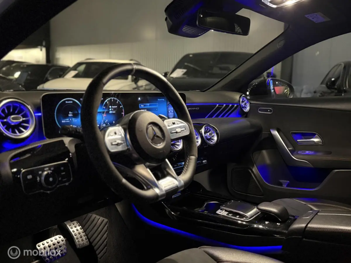 AMG 35 4MATIC Premium Plus