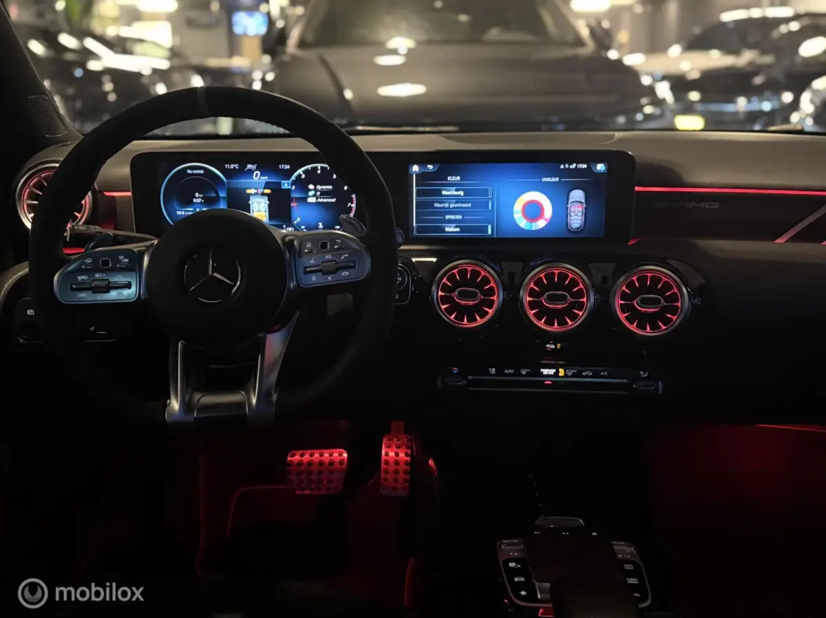 AMG 35 4MATIC Premium Plus