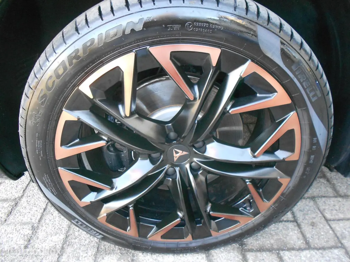 1.5 TSI e-Hybrid VZ Performance 272 PK trekh.