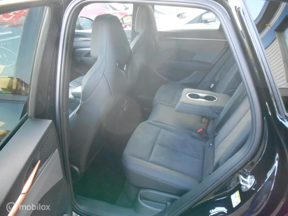 1.5 TSI e-Hybrid VZ Performance 272 PK trekh.