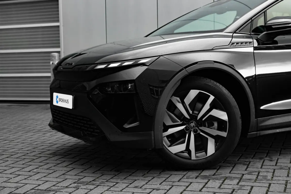 Sportline | Cruise control met speedlimiter | Driving mode select | Parkeersensoren voor en achter