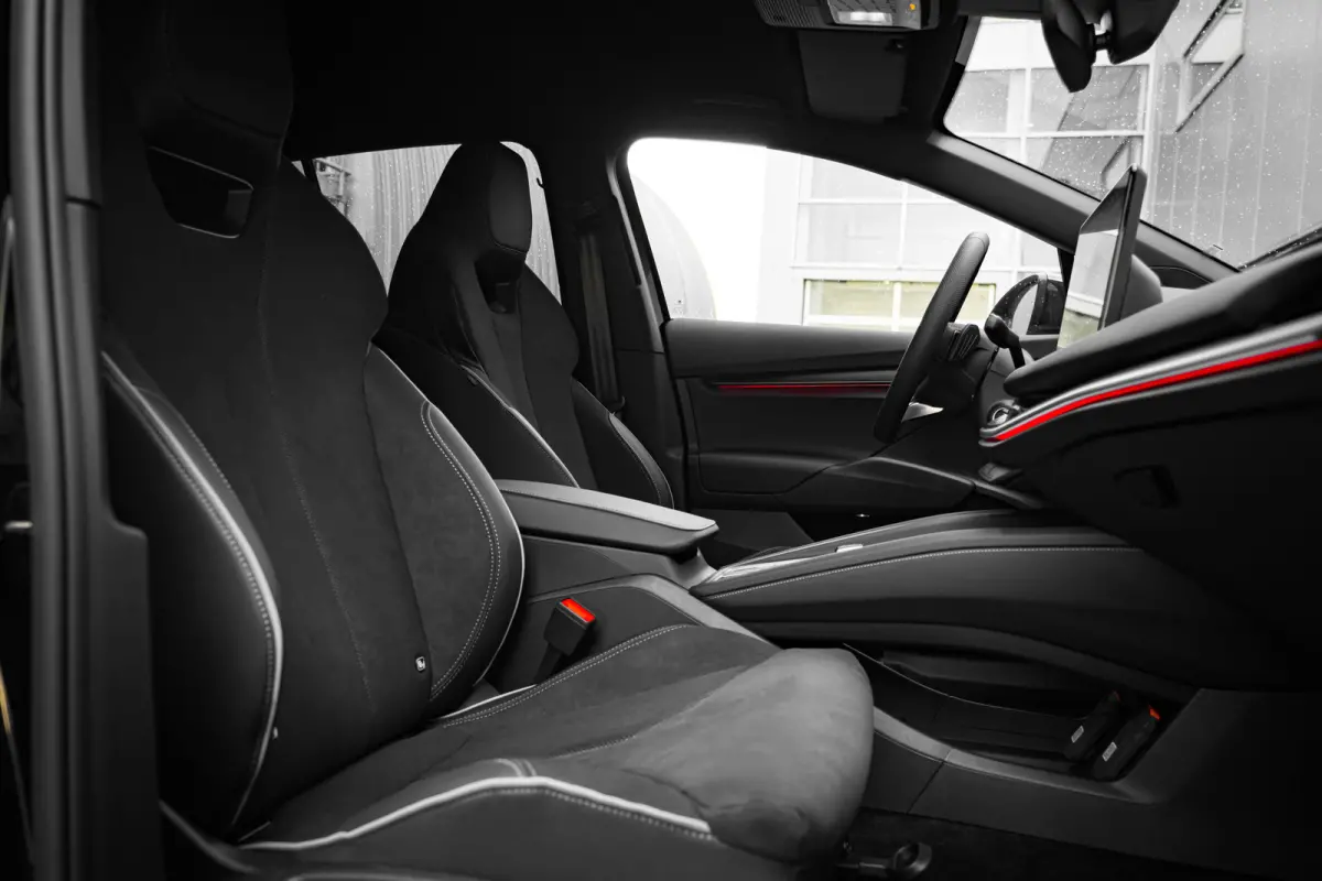 Sportline | Cruise control met speedlimiter | Driving mode select | Parkeersensoren voor en achter