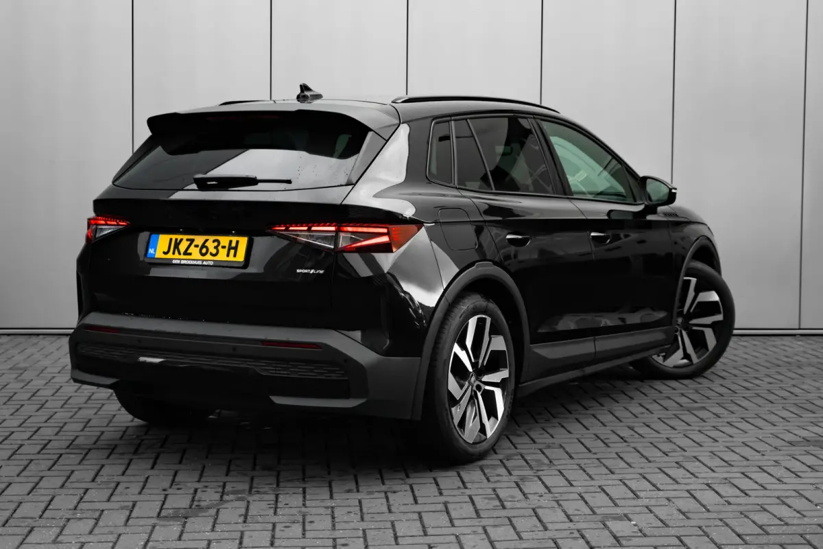 Sportline | Cruise control met speedlimiter | Driving mode select | Parkeersensoren voor en achter