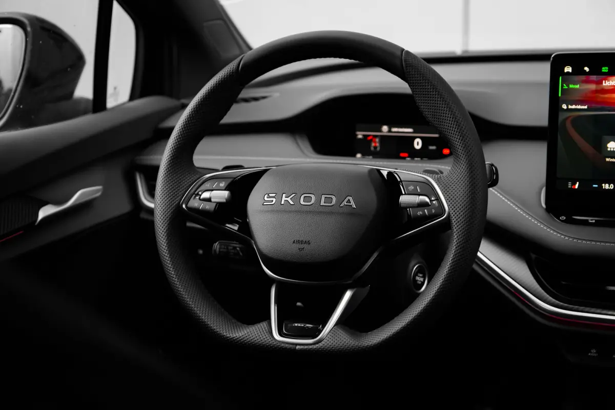 Sportline | Cruise control met speedlimiter | Driving mode select | Parkeersensoren voor en achter