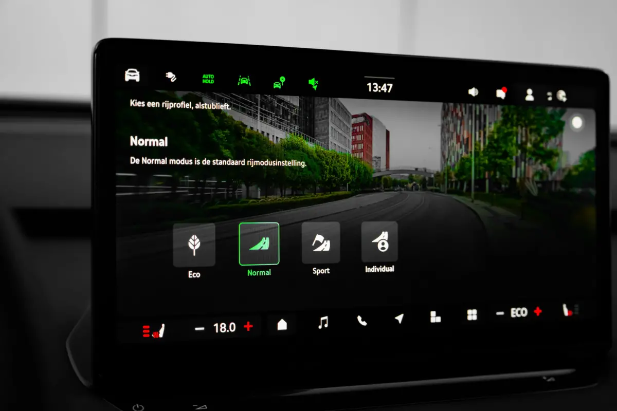 Sportline | Cruise control met speedlimiter | Driving mode select | Parkeersensoren voor en achter