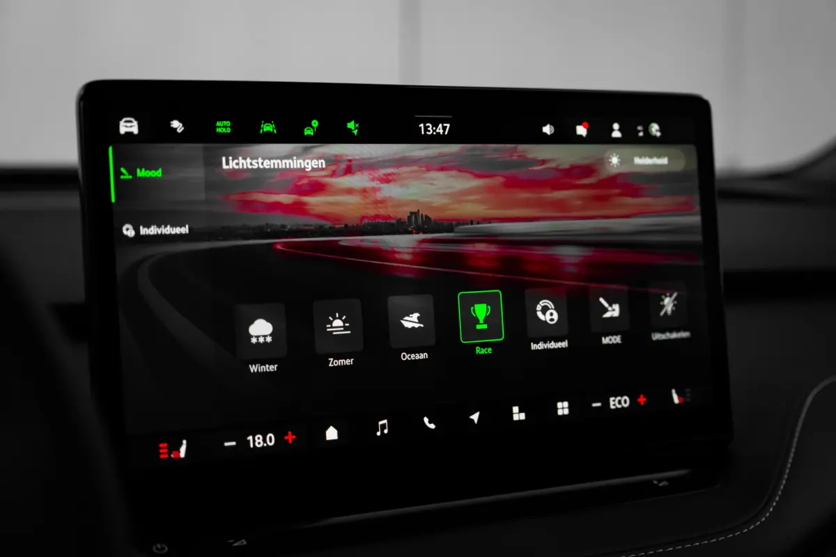 Sportline | Cruise control met speedlimiter | Driving mode select | Parkeersensoren voor en achter