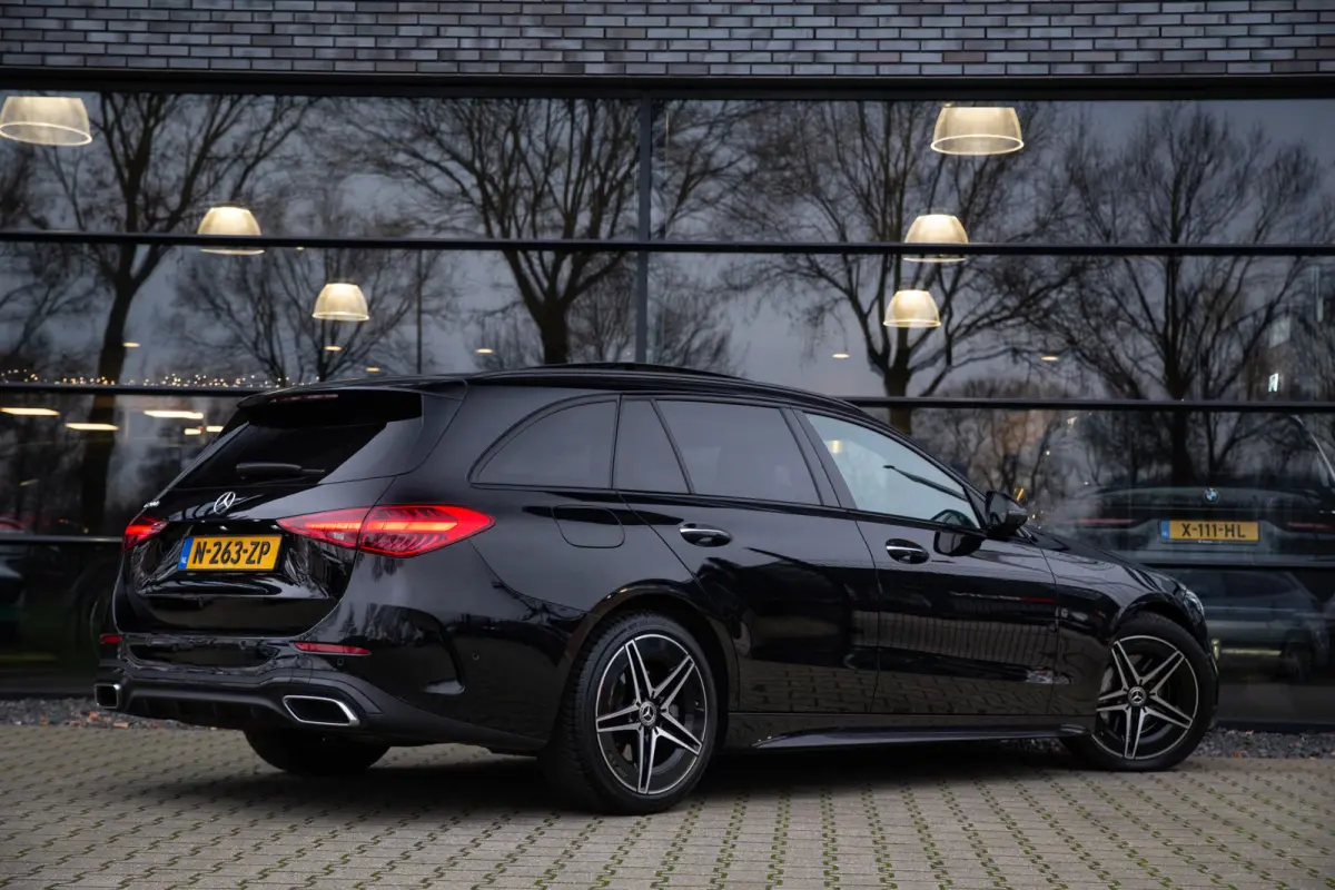 200 Launch Edition AMG Line , Panoramadak, Burmester , 3D-Camera, Sfeerverlichting