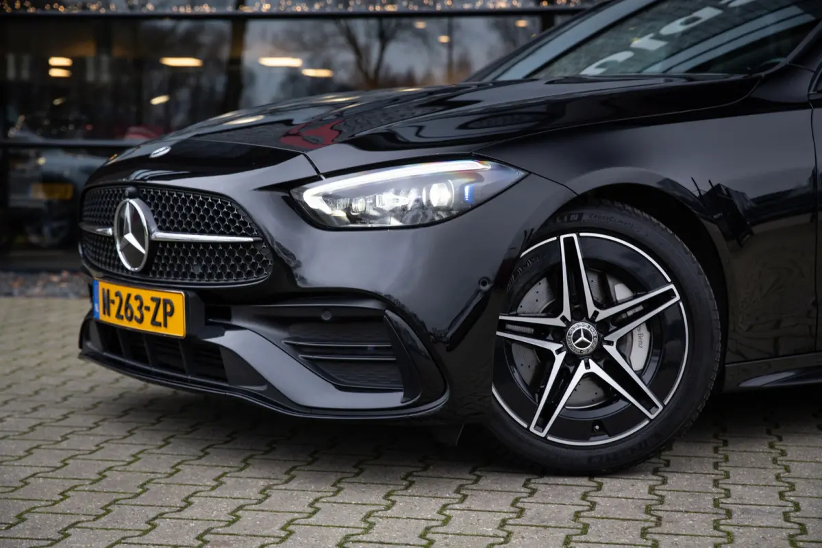 200 Launch Edition AMG Line , Panoramadak, Burmester , 3D-Camera, Sfeerverlichting