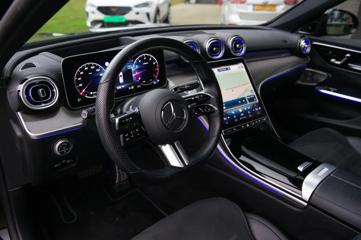 200 Launch Edition AMG Line , Panoramadak, Burmester , 3D-Camera, Sfeerverlichting