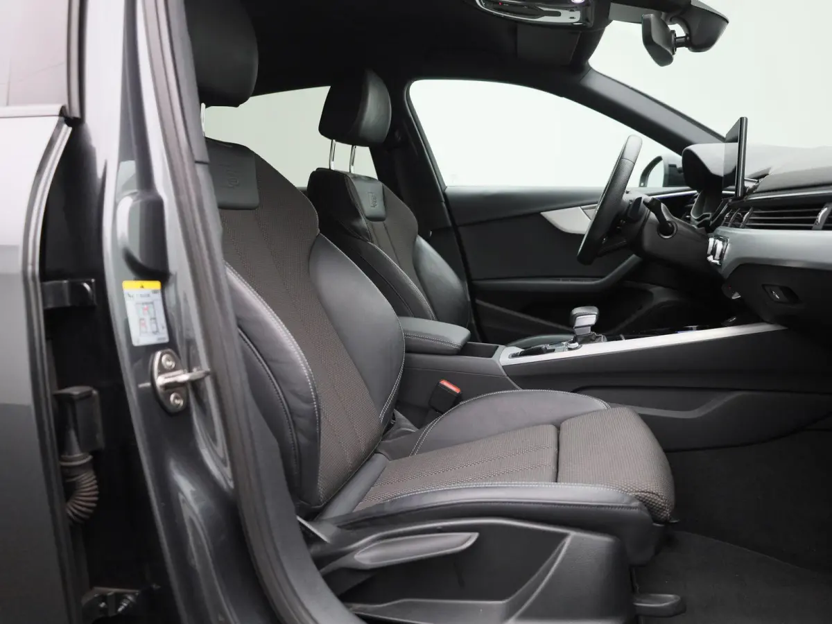 35 TFSI S edition Competition l Demo l Cruise control l Navigatie l Stoelverwarming l Airco l Audi sound system l Audi virtual cockpit plus l Parkeersensoren l Alarm Klasse III l Optiekpakke