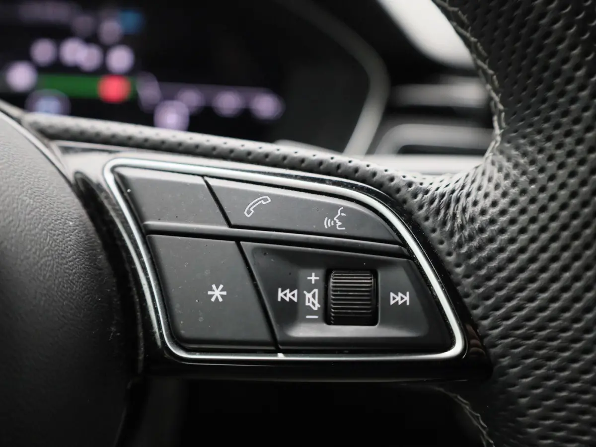 35 TFSI S edition Competition l Demo l Cruise control l Navigatie l Stoelverwarming l Airco l Audi sound system l Audi virtual cockpit plus l Parkeersensoren l Alarm Klasse III l Optiekpakke