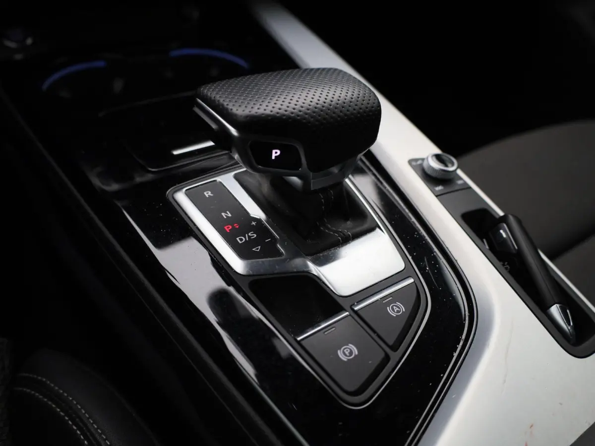 35 TFSI S edition Competition l Demo l Cruise control l Navigatie l Stoelverwarming l Airco l Audi sound system l Audi virtual cockpit plus l Parkeersensoren l Alarm Klasse III l Optiekpakke