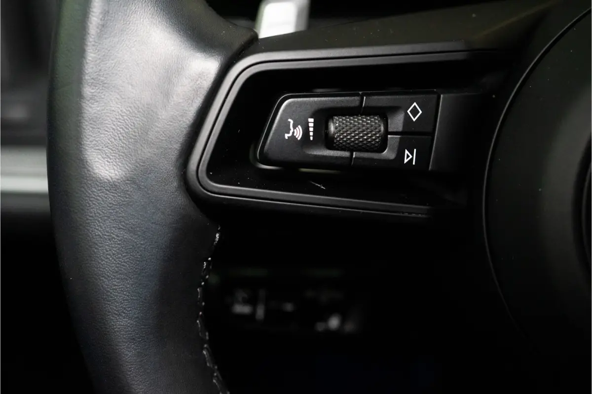 3.0 E-Hybrid 470PK | InnoDrive | Pano | Matrix | Luchtvering | Bose | Fabrieksgarantie