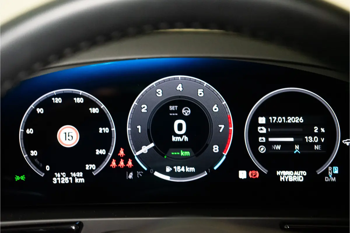 3.0 E-Hybrid 470PK | InnoDrive | Pano | Matrix | Luchtvering | Bose | Fabrieksgarantie