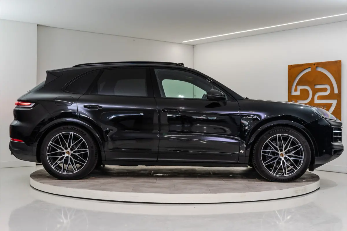 3.0 E-Hybrid 470PK | InnoDrive | Pano | Matrix | Luchtvering | Bose | Fabrieksgarantie