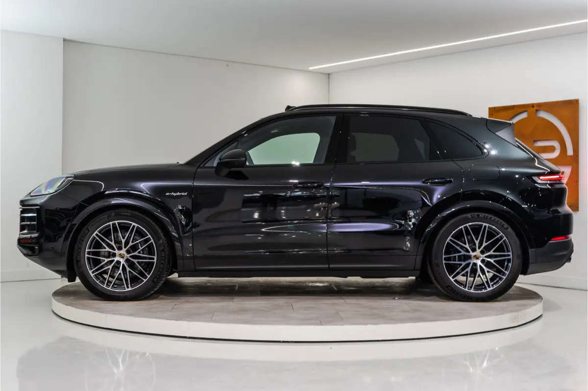 3.0 E-Hybrid 470PK | InnoDrive | Pano | Matrix | Luchtvering | Bose | Fabrieksgarantie