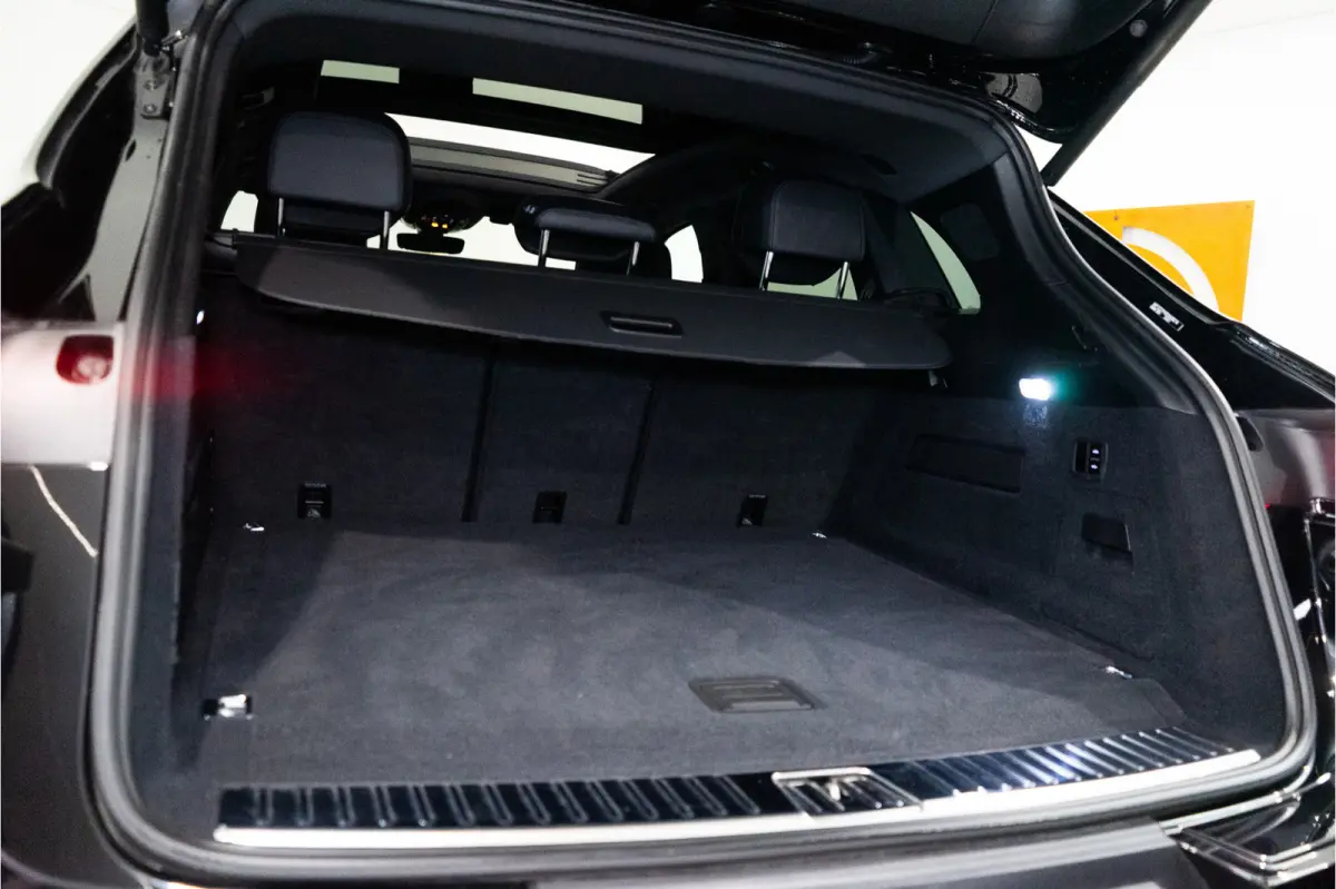 3.0 E-Hybrid 470PK | InnoDrive | Pano | Matrix | Luchtvering | Bose | Fabrieksgarantie
