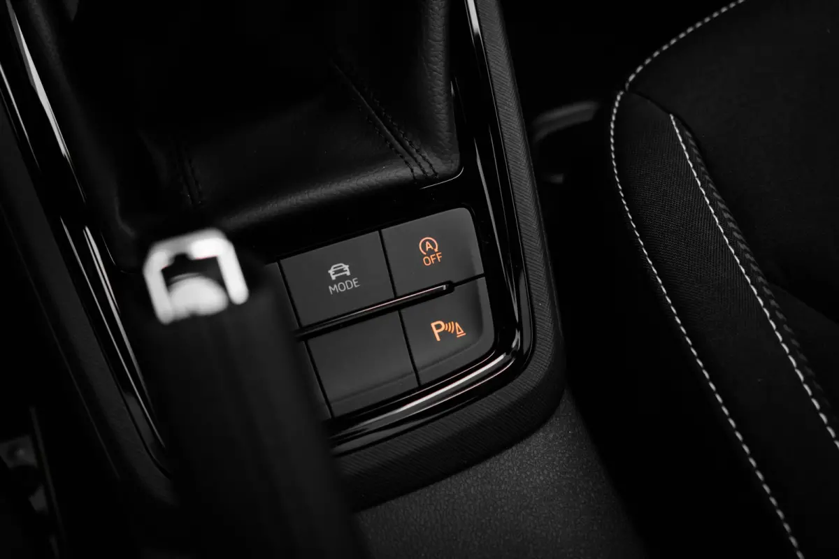 Monte Carlo | Achteruitrijcamera | Buitenspiegels elektrisch inklapbaar en zelfdimmend | Cruise control met speedlimiter