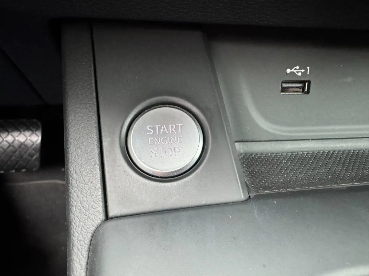 40 TFSI Pro S-Line **PANODAK + CARPLAY**