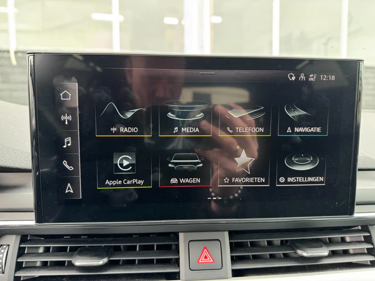 40 TFSI Pro S-Line **PANODAK + CARPLAY**