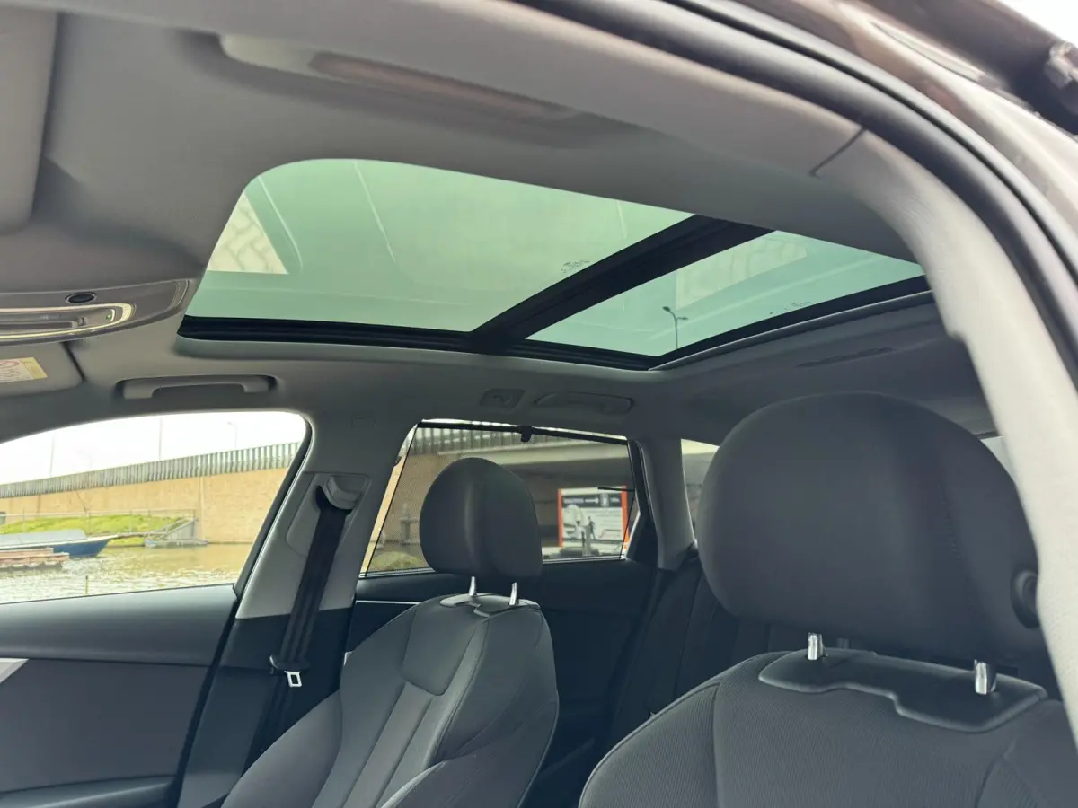 40 TFSI Pro S-Line **PANODAK + CARPLAY**