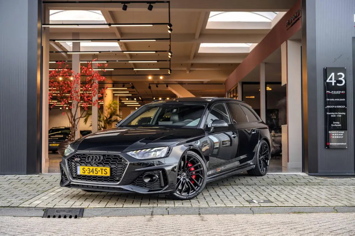 Audi RS4 Avant 2.9 TFSI 450PK | Pano | HUD | B&O | Massage | 360° | RS Dynamic